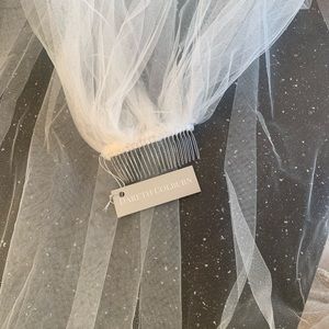 Wedding Veil by Dareth Colburn, Barely There model, knee length, Tulle material